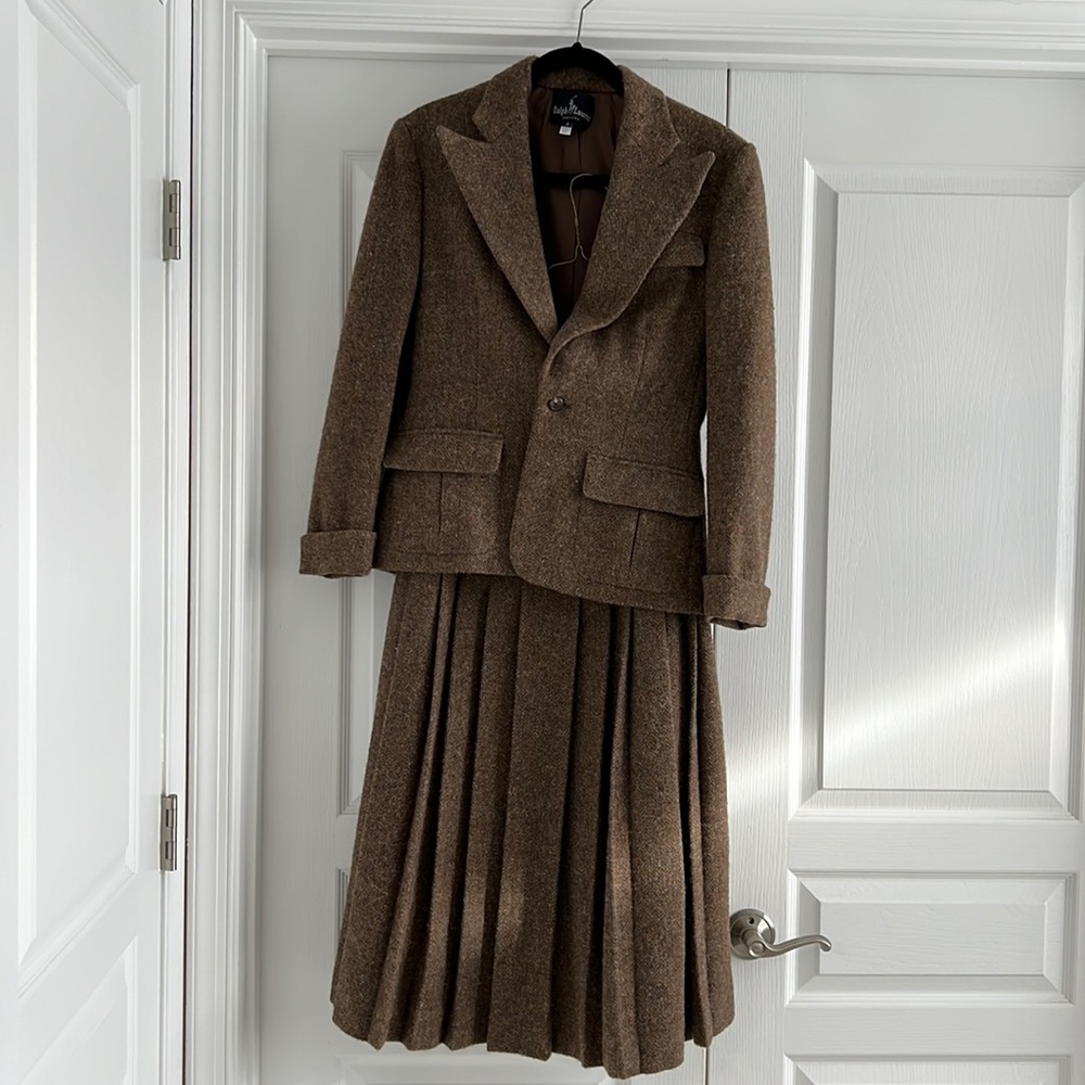 Ralph Lauren wool suit. Jacket with pleated skirt.